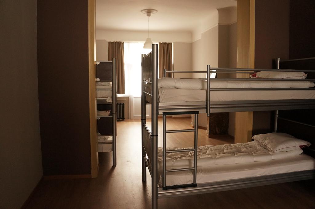 Es Hostel Saint-Gilles Bagian luar foto