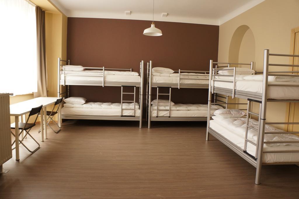 Es Hostel Saint-Gilles Bagian luar foto