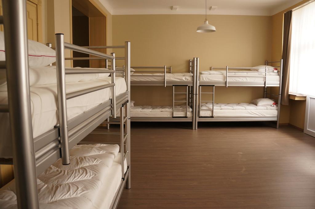 Es Hostel Saint-Gilles Bagian luar foto