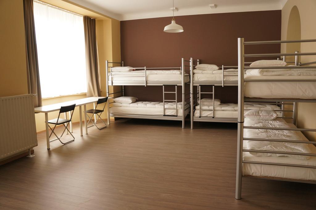 Es Hostel Saint-Gilles Bagian luar foto